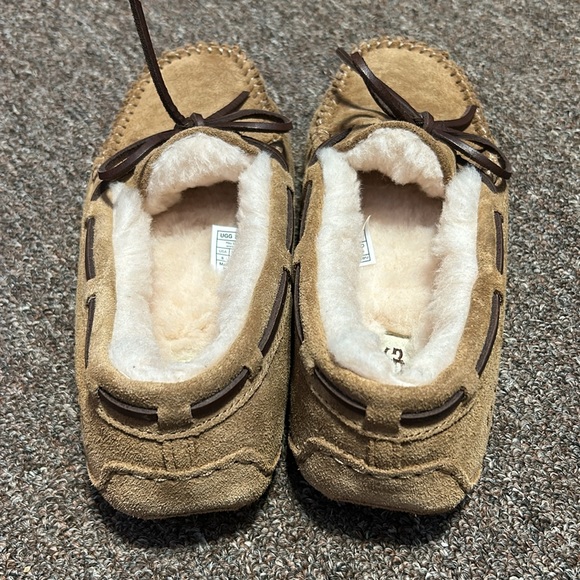 UGGS moccasins - Picture 4 of 4